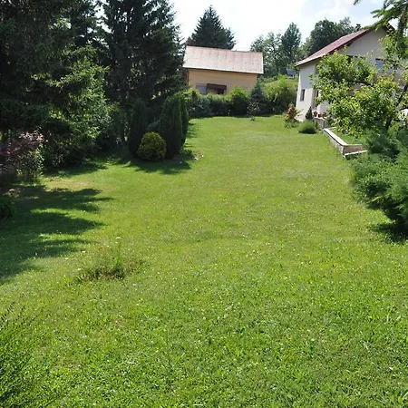 Country house Garden *